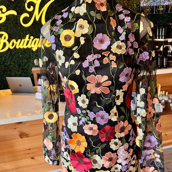 The Viral Taylor Swift 3D Flower Mini Dress - Picture 7 of 8